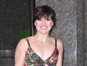 Kelly clarkson july5 rm.jpg