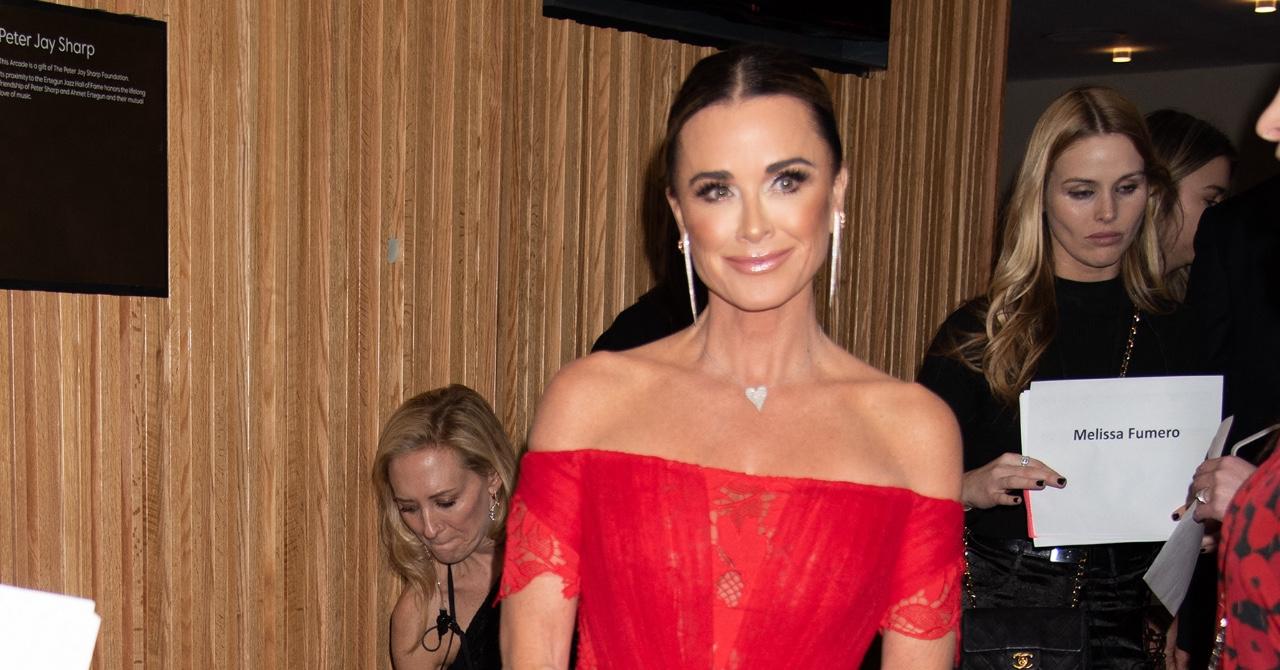 Kyle Richards Reveals Why She Hasnt Been Wearing Wedding Ring picture