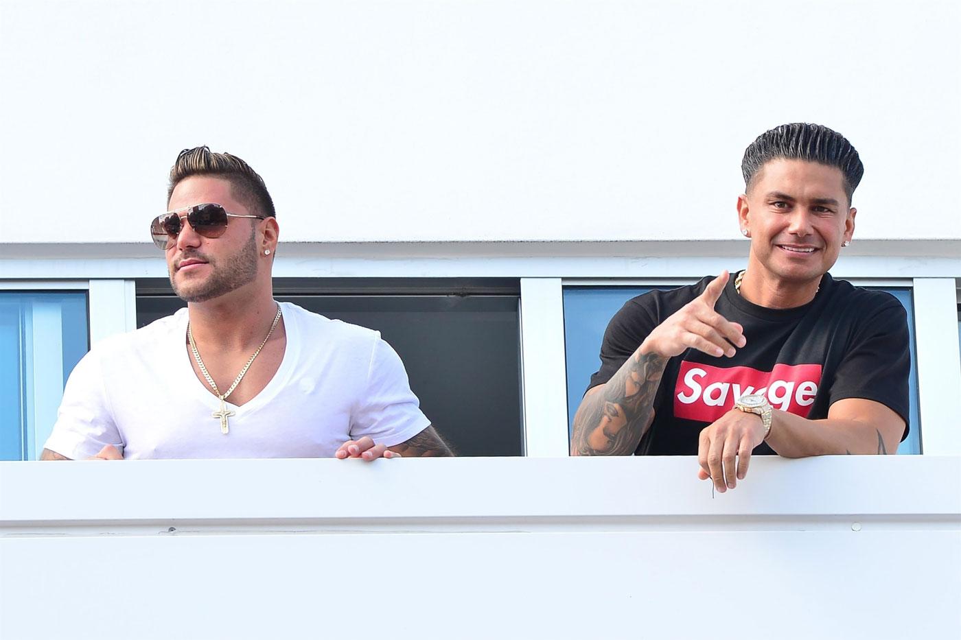 Snooki, Ronnie, DJ Pauly D and the rest of the Jersey Shore Cast head to Miami for MTV Reboot!