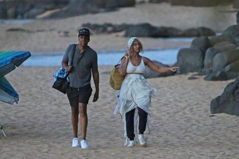 Love Drought!? Beyoncé And Jay Z Look Stressed During Beach Date In