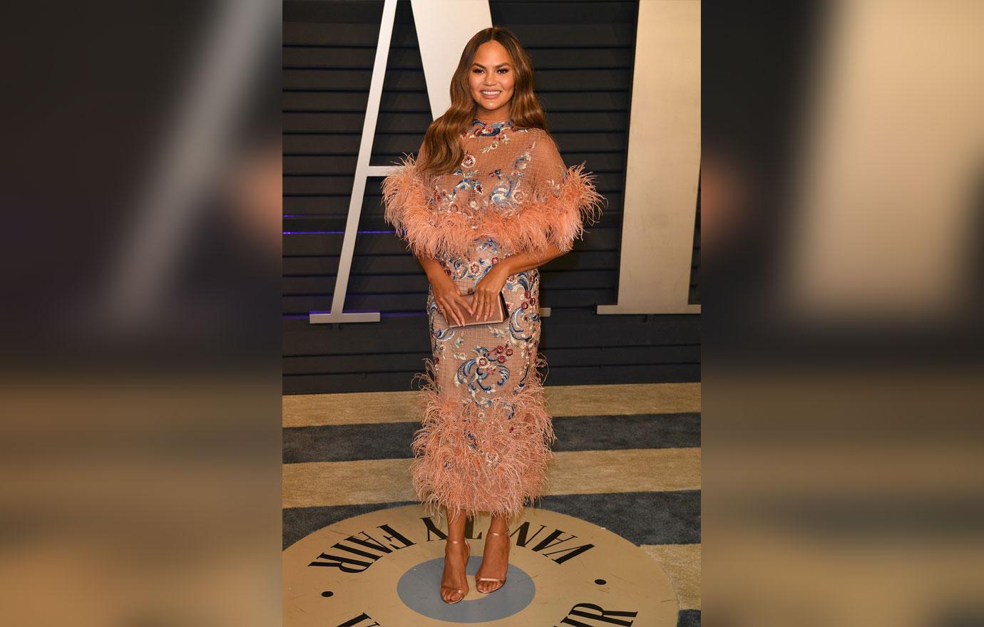 chrissy teigen pregnancy weight