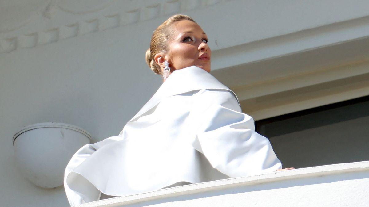 Image of Bella Hadid's mother, Yolanda Hadid, and brother, Anwar Hadid, have also been diagnosed with Lyme disease.