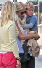 2009__09__fp_3563239_enf_paltrow_martin_090609 141×225.jpg