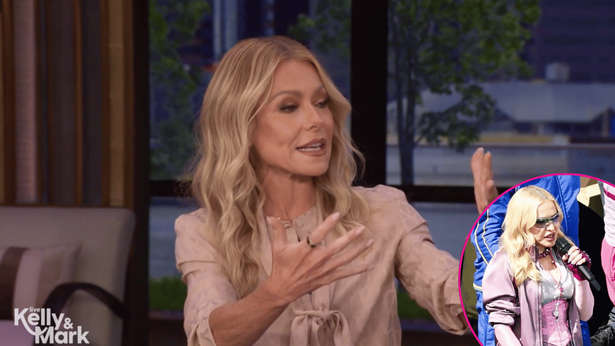 Image of Kelly Ripa took a walk in Central Park during the game.