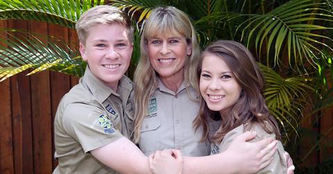 steve irwin day australia zoo terri bindi robert pics long