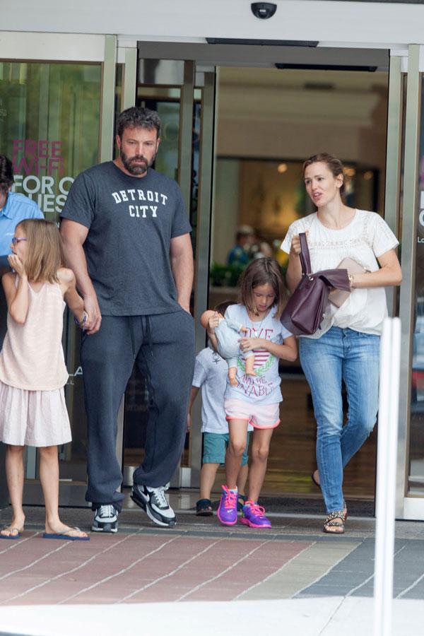 Ben Affleck Jennifer Garner Christmas Plans Getaway Kids