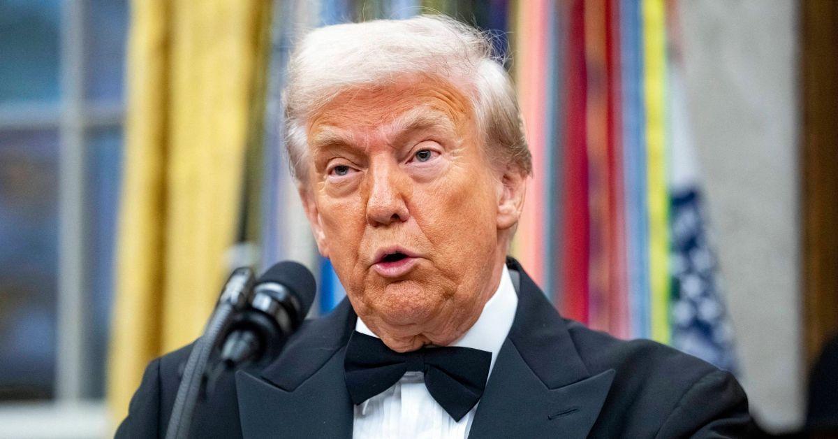 donald trump makeup bruised hands