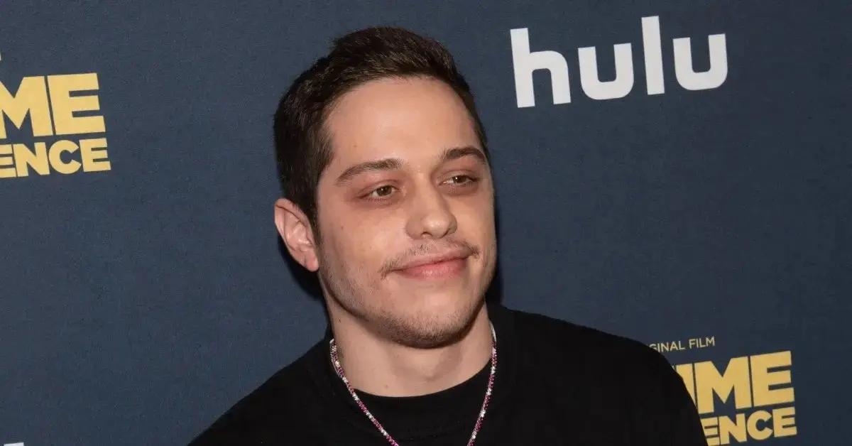 pete davidson girlfriend elsie hewitt mimics look kim kardashian met gala