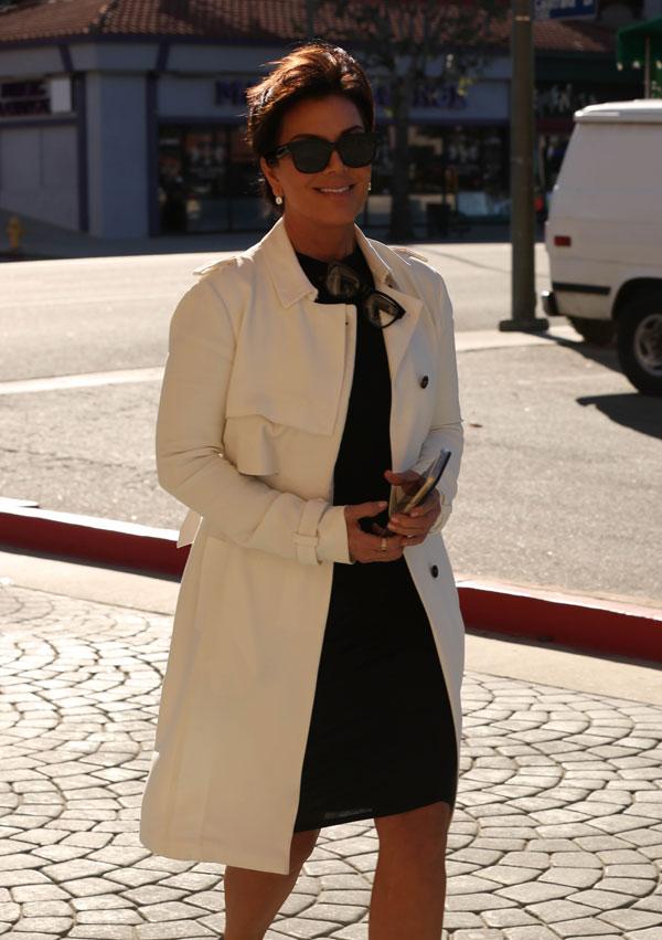 kris jenner hiding weight gain