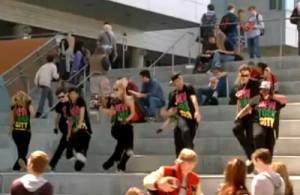 2010__09__Glee_Sept2newsne 300×195.jpg