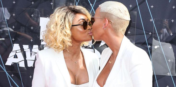 Amber Rose and Blac Chyna kissing at the 2015 BET Awards