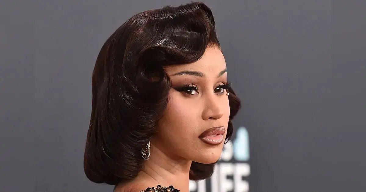 cardi b sparks rumors broke up stefon diggs after deleting photos instagram