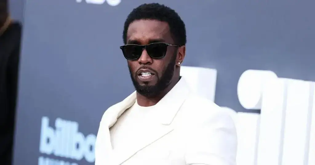 sean diddy combs jennifer lopezs caught photos heated fight scandal