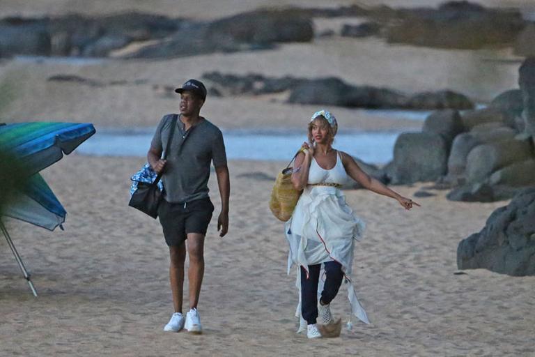 Love Drought!? Beyoncé And Jay Z Look Stressed During Beach Date In
