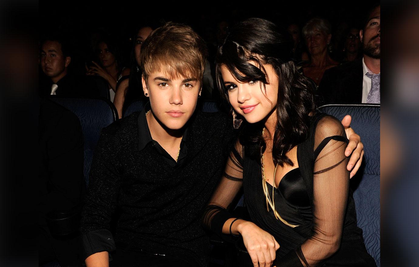 Selena gomez justin bieber on rocks 8