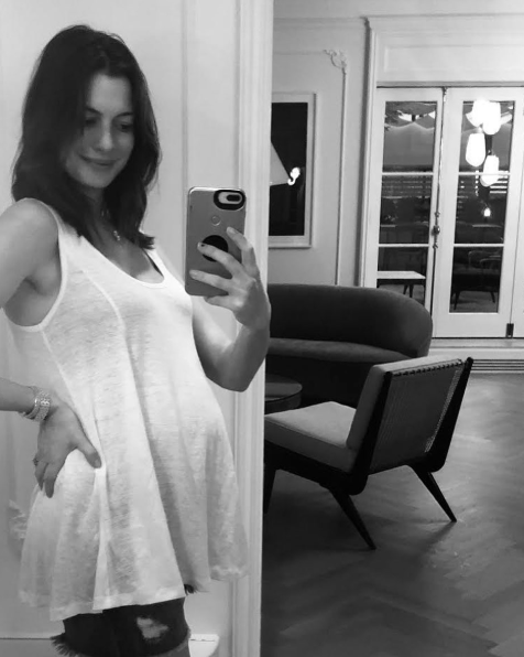 Anne Hathaway Pregnant