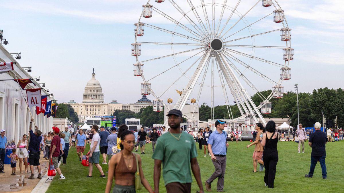 Image of Jim Acosta shared footage of lightly attended exhibits.