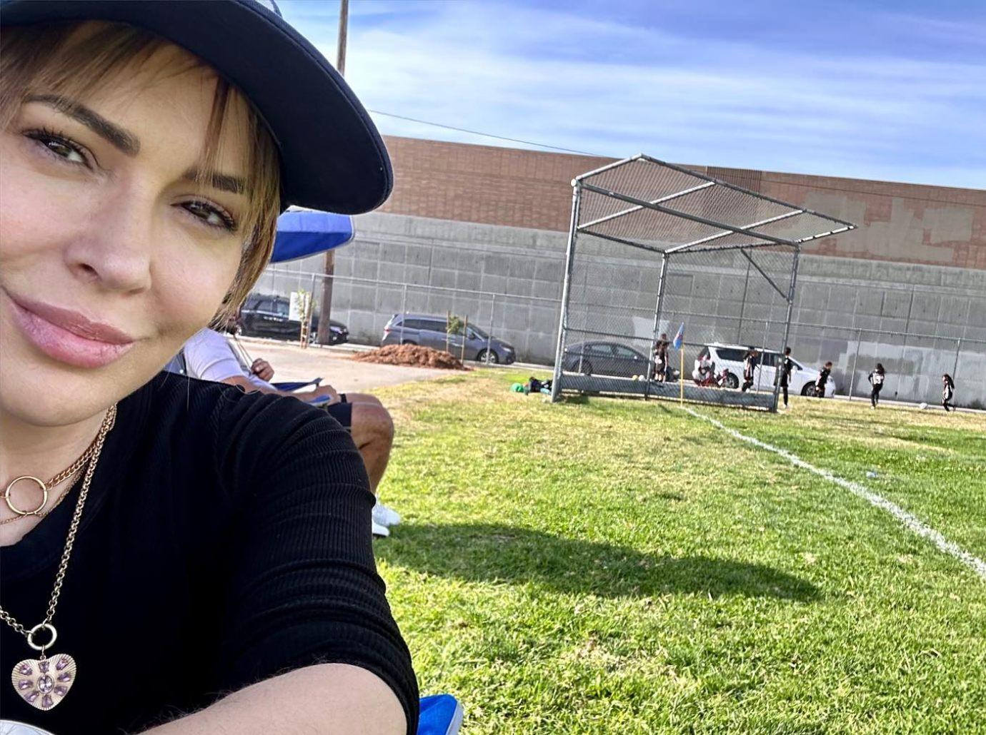 alyssa milano under fire son super bowl donate baseball teams fundraiser