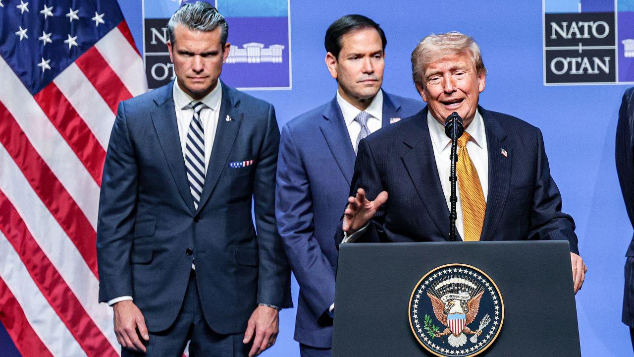 Photo of Hegseth doesn't challenge Trump like James Mattis did. 
