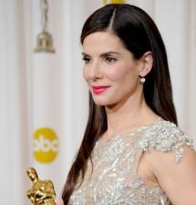 2010__03__Sandra_Bullock_March31c 215×225.jpg