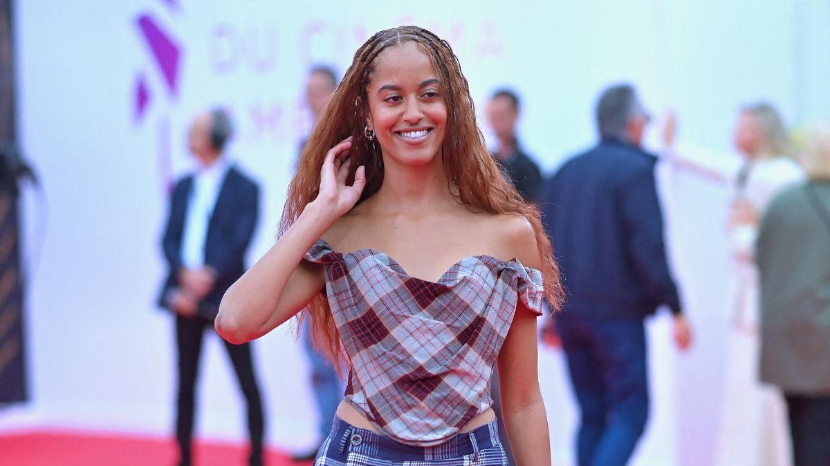 malia obama job barack michelle obama eldest daughter