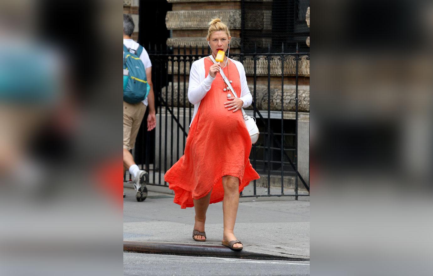 Claire Danes shows major pregnant belly and eats an ice cream in NYC