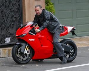 2010__08__Jesse_James_Aug9_70 300×240.jpg