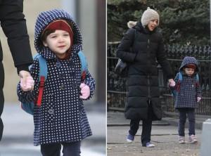 2010__12__maggie_gyllenhaal_dec10_91a 300×222.jpg