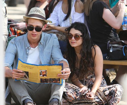 Vanessa hudgens austin butler may21 0020mn.jpg