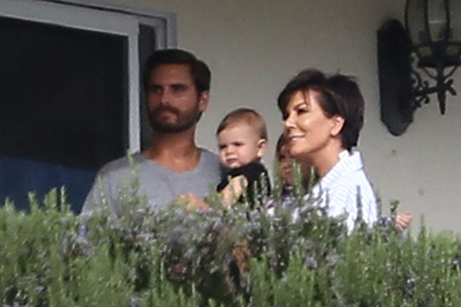 Scott disick rehab kids visit reign kris jenner children kourtney kardashian 04