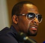 2011__07__R_Kelly_July22 150×143.jpg
