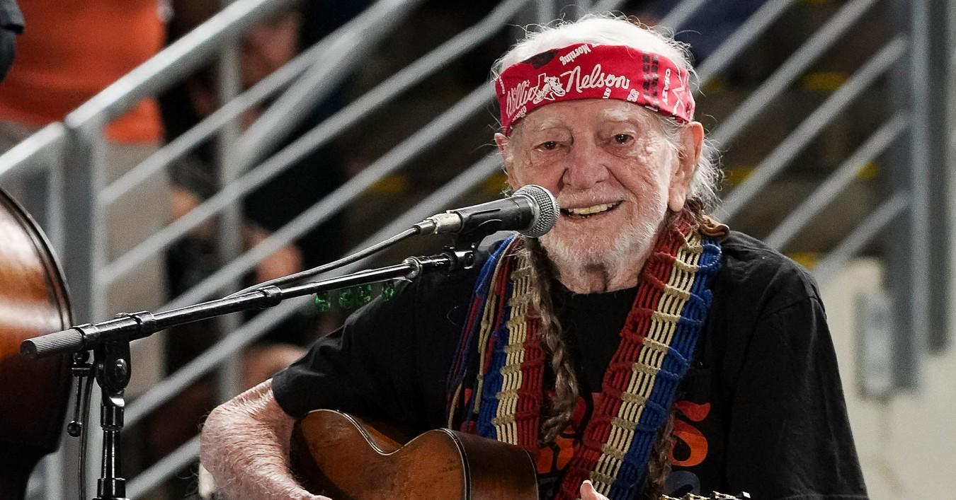 Photo of Willie Nelson. 