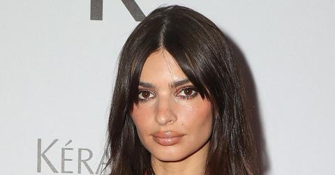 emily ratajkowski short bob hairstyle bangs photo