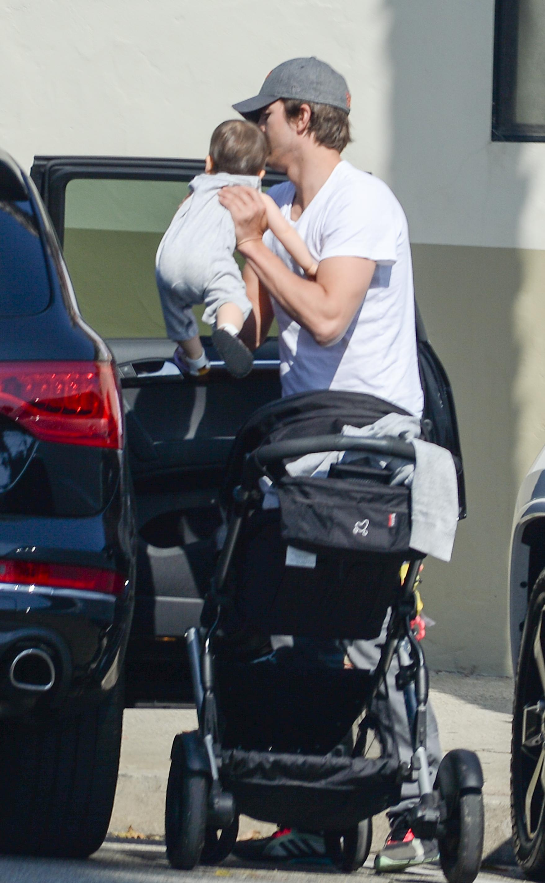 EXCLUSIVE: ** PREMIUM RATES APPLY** Mila Kunis and Ashton Kutcher take Wyatt to lunch in Carpinteria