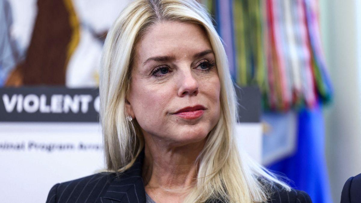 image of pam Bondi 
