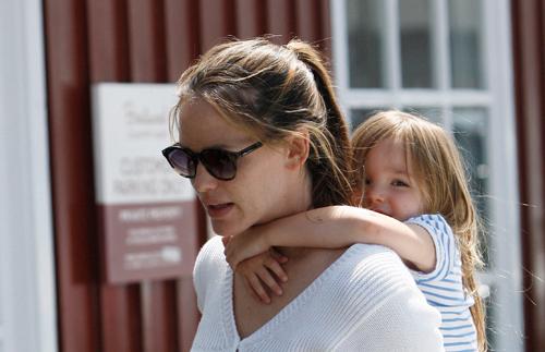 Jennifer garner seraphina may25 0030_m_ _2.jpg