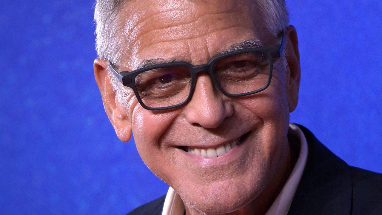 Image of George Clooney is reported to be distancing himself from Angelina Jolie.