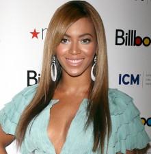 2009__12__wenn5363605 221×225.jpg