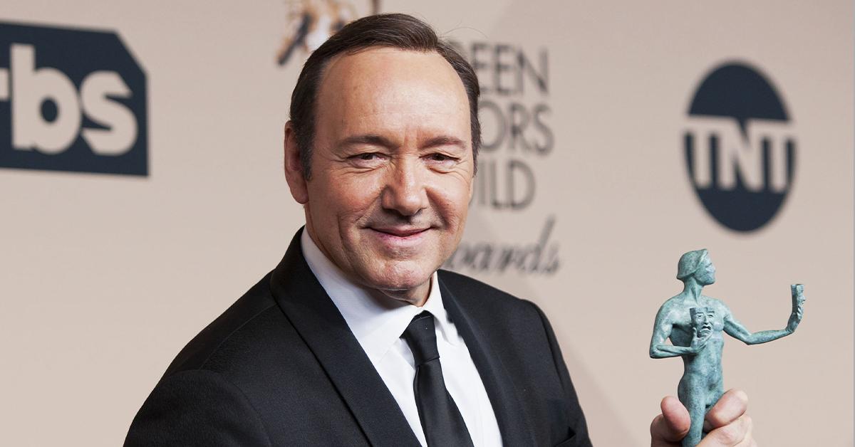 kevin spacey ordered turn over crisis mode emails sexual assault allegations public pp