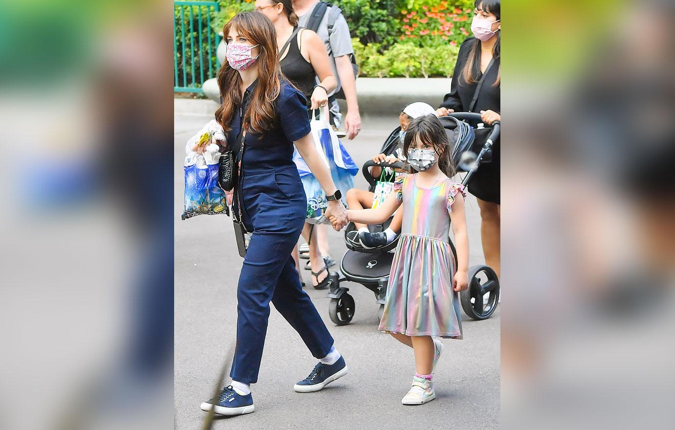 zooey deschanel jonathan scott kids disneyland