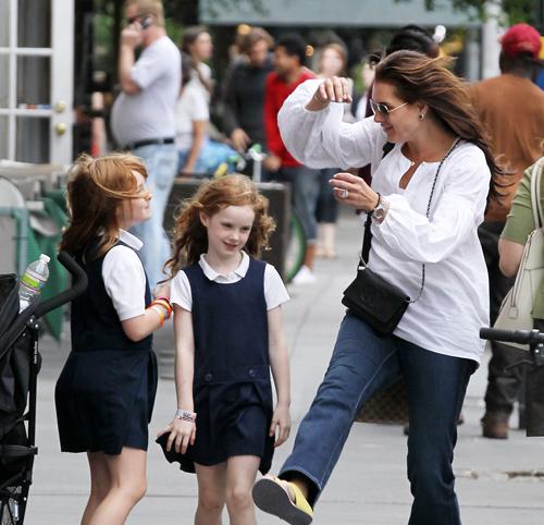 Brooke shields june12 02 m_ _2.jpg