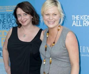 2010__07__rachel_dratch_amy_poehler 300×291.jpg