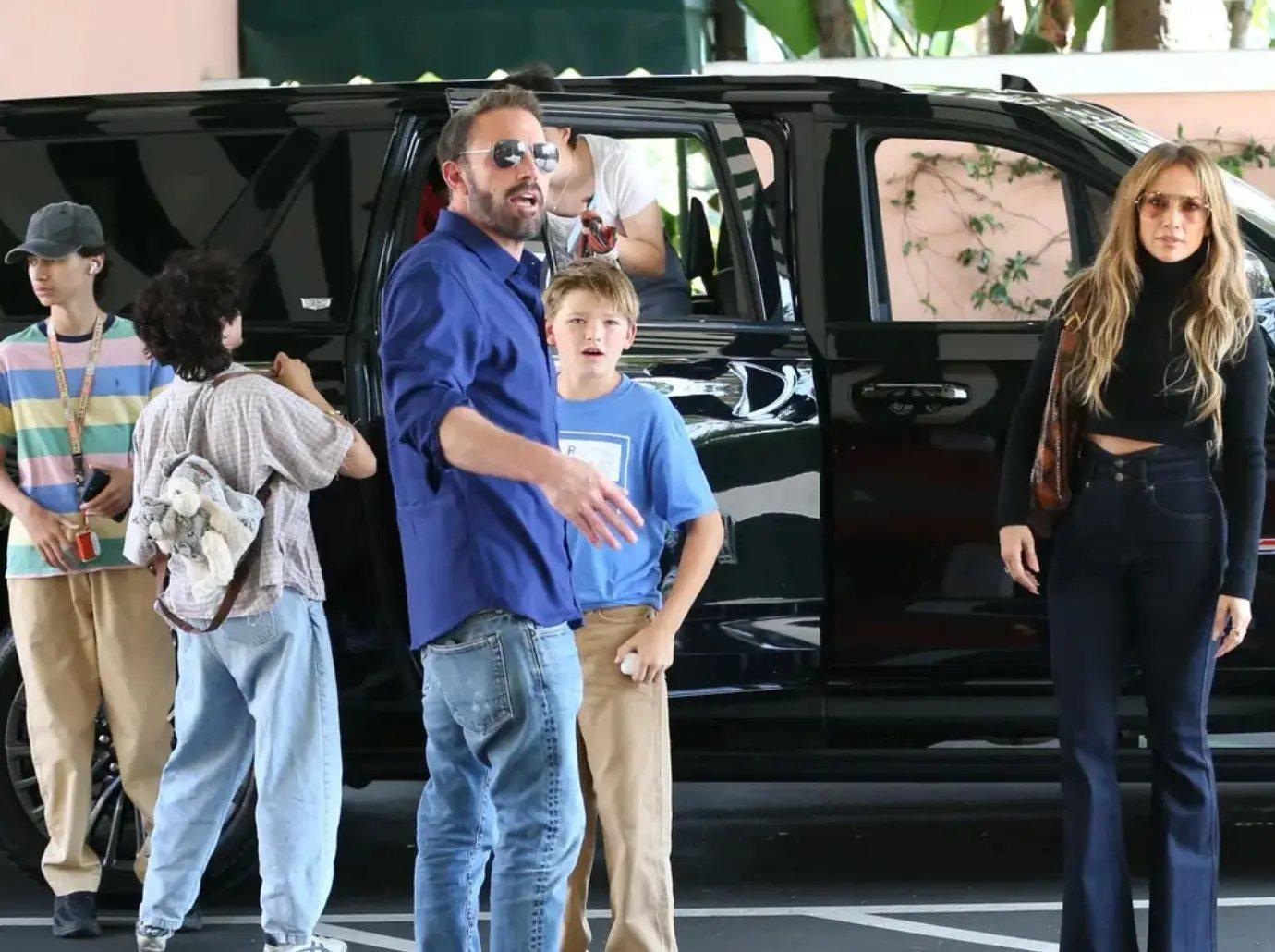 ben affleck open dating jennifer lopez divorce other priorities important