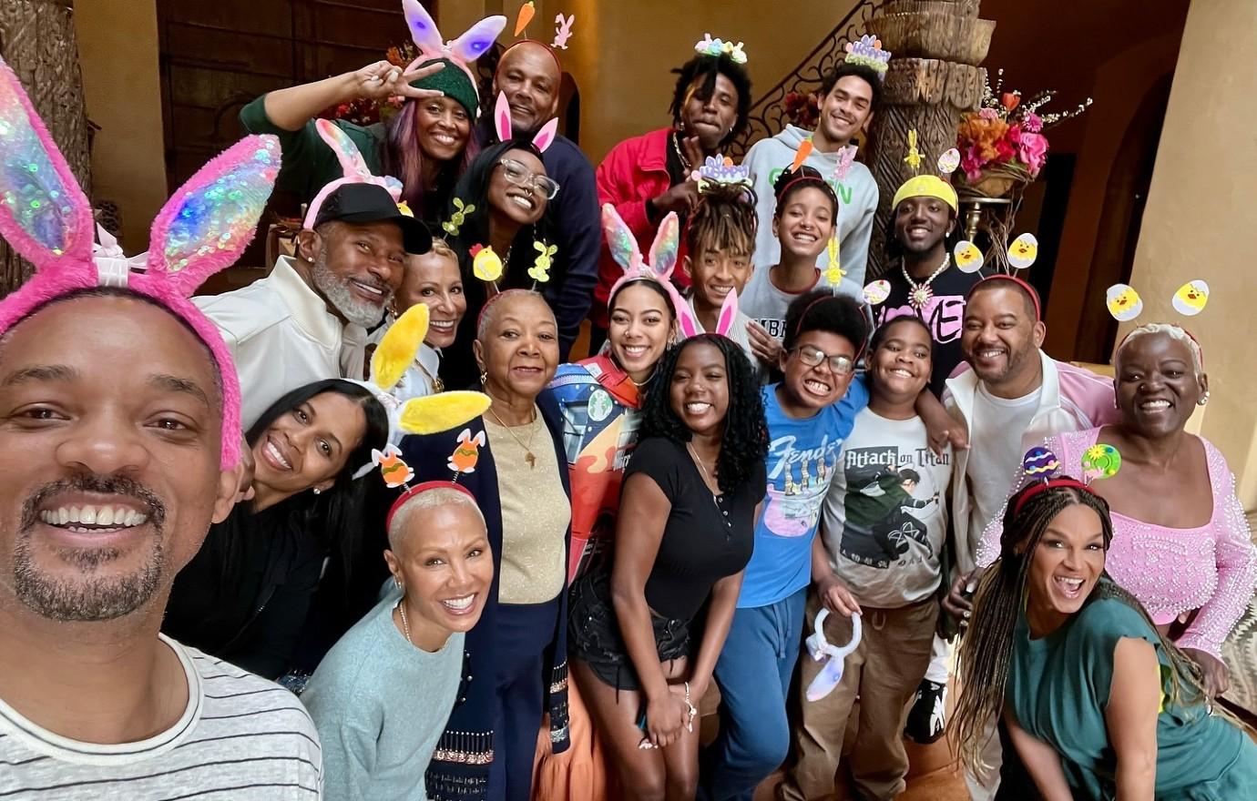 Will & Jada Pinkett-Smith Pose With Their Family For Easter: Photo