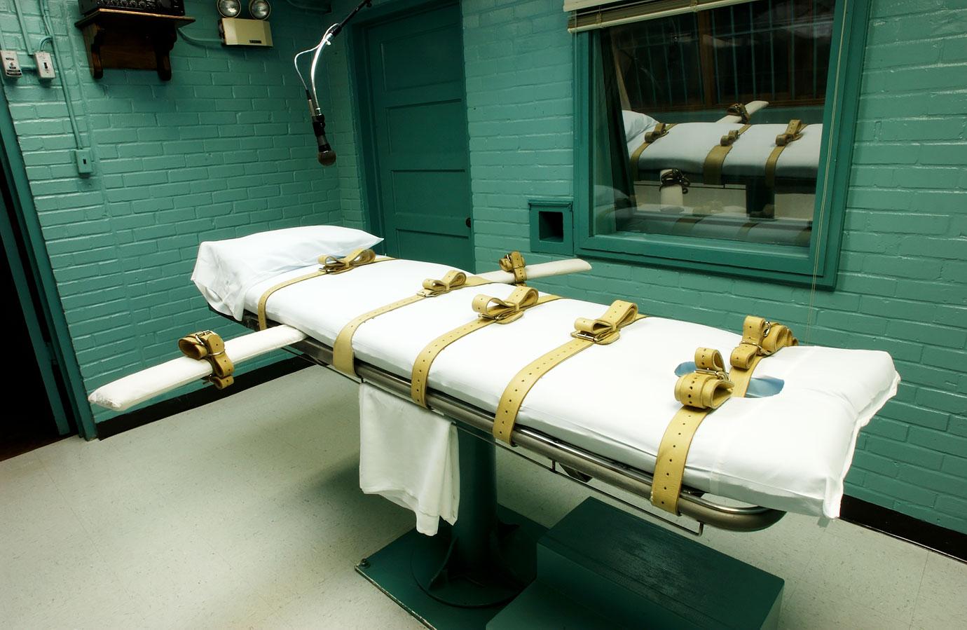 man on death row files lawsuit calls death penalty a hate crime ok