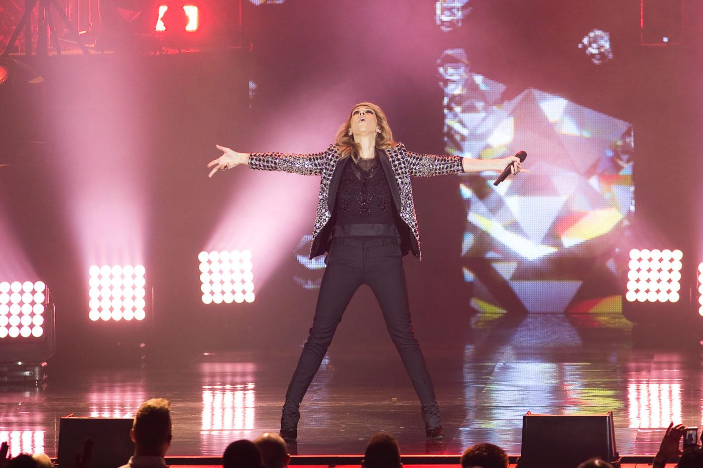 Celine Dion Returns Las Vegas After Surgery 02