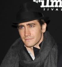 2009__12__jakegyllenhaal 208&#215;225.jpg