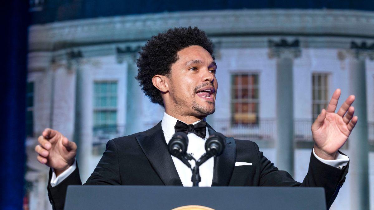 Image of The absence of a comedian shifted focus to unscripted moments.