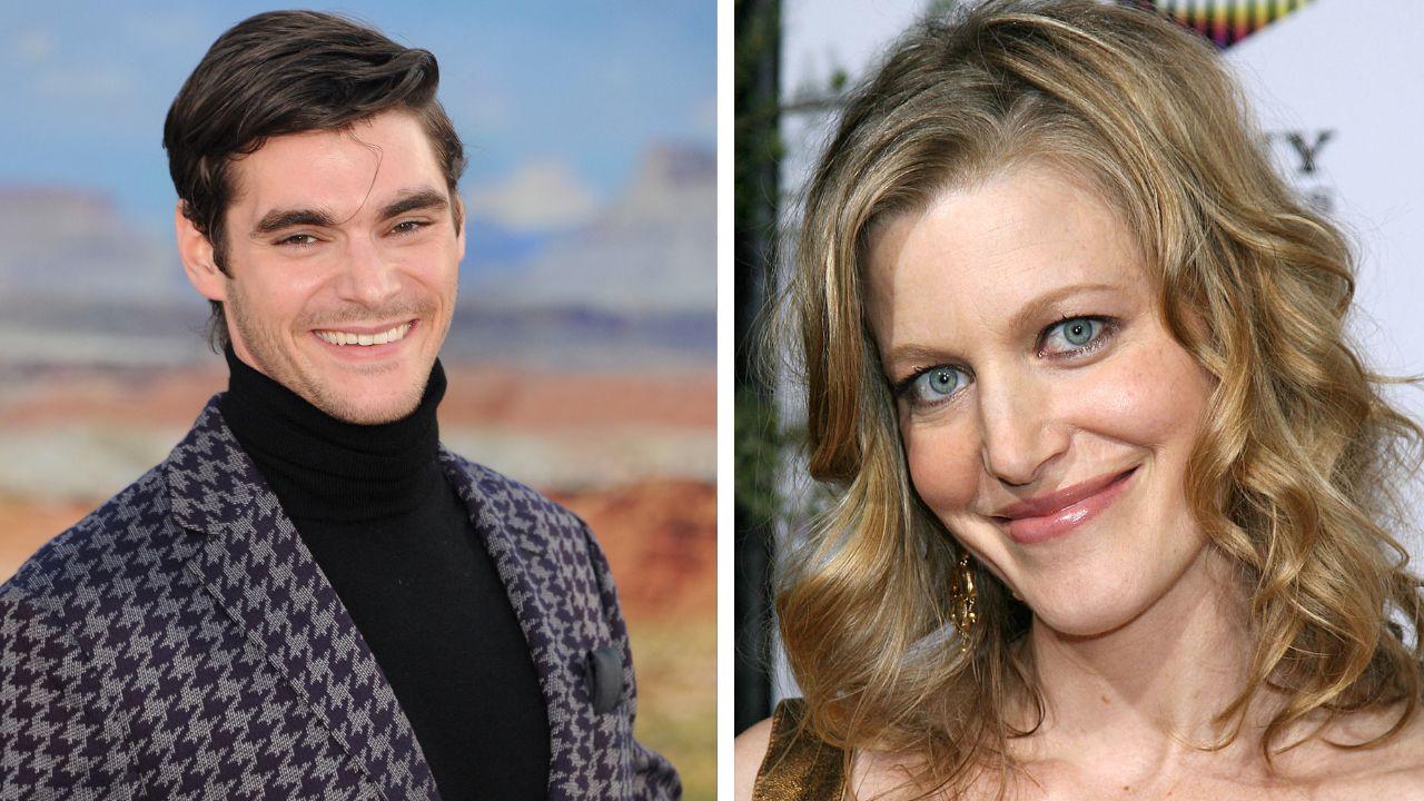 Image of Anna Gunn played Skyler White, mother of RJ Mitte's Walter White Jr.