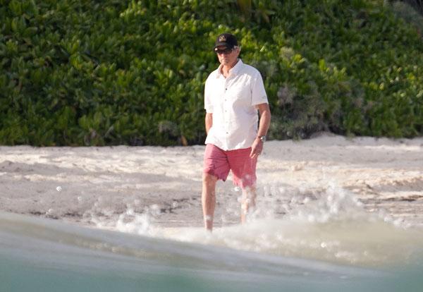 michael douglas shirtless beach photos